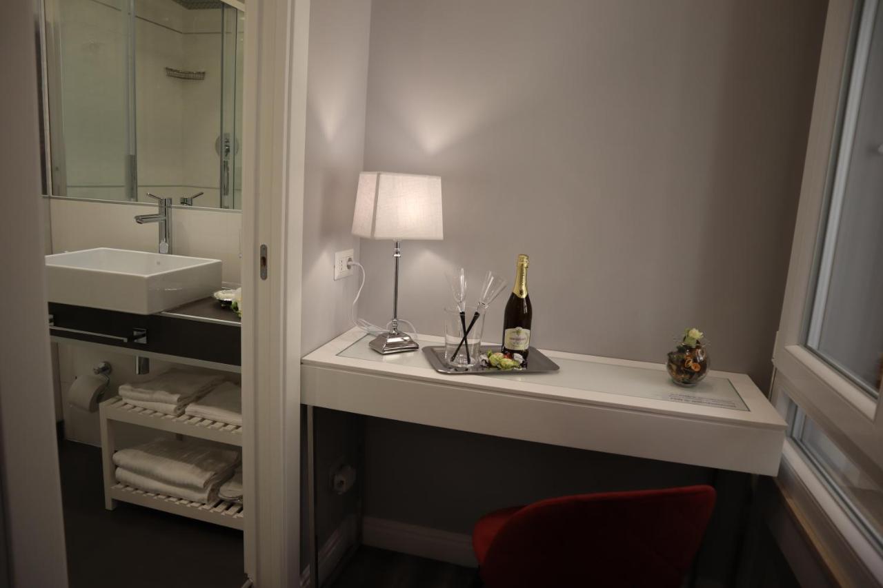 Millina Suites In Navona Rome Bagian luar foto