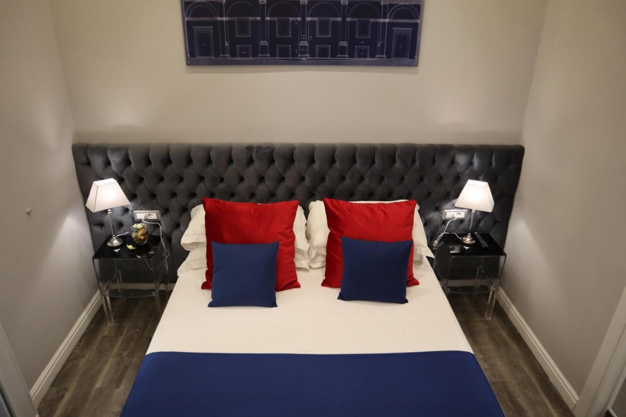 Millina Suites In Navona Rome Bagian luar foto