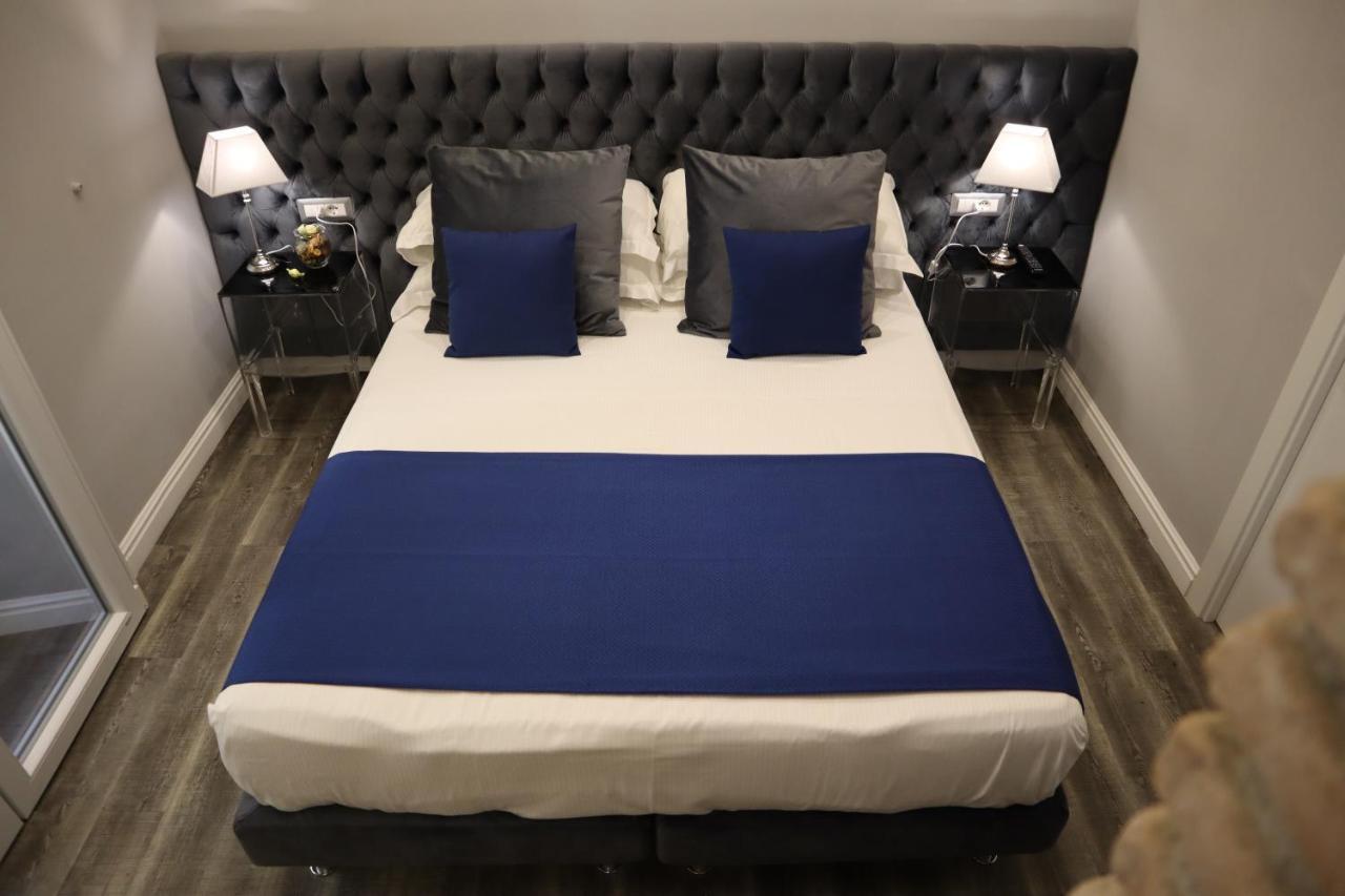 Millina Suites In Navona Rome Bagian luar foto