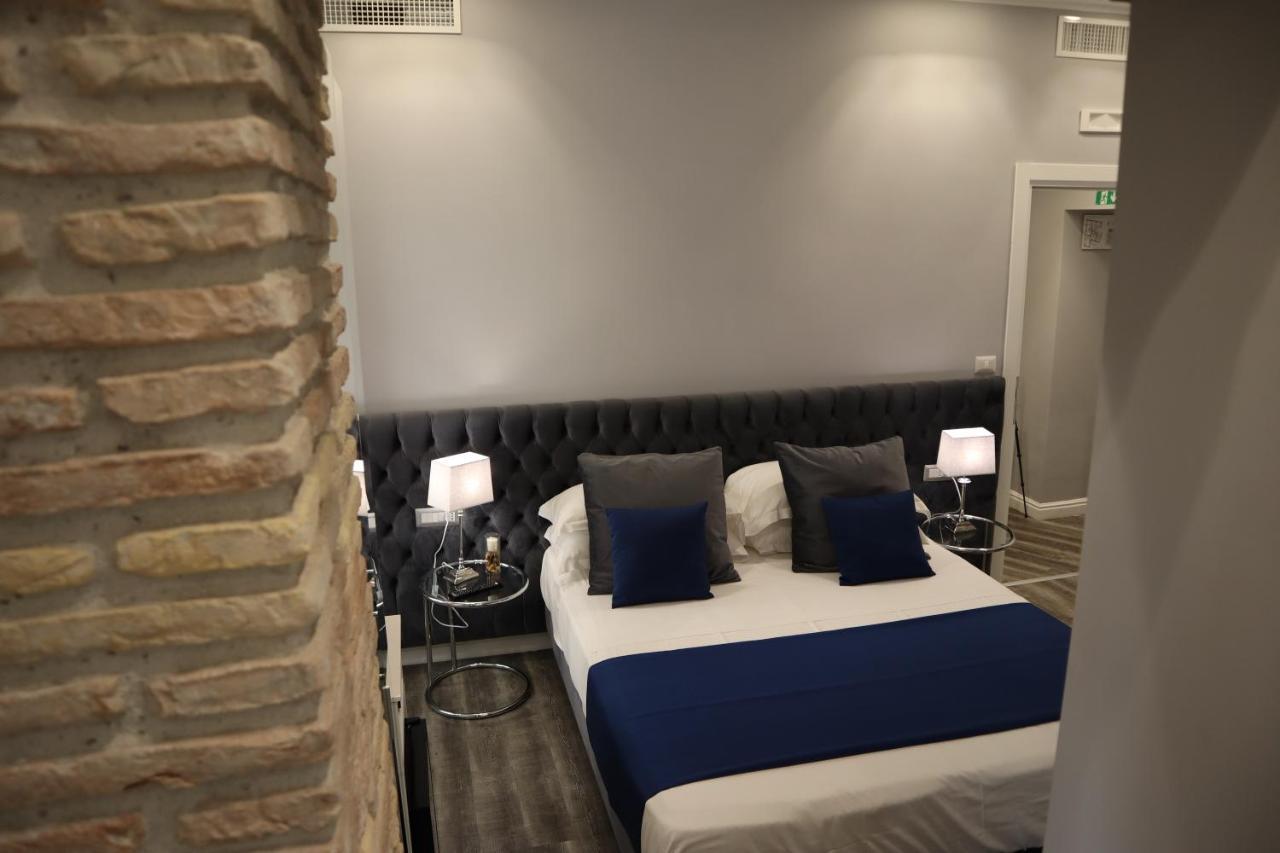 Millina Suites In Navona Rome Bagian luar foto