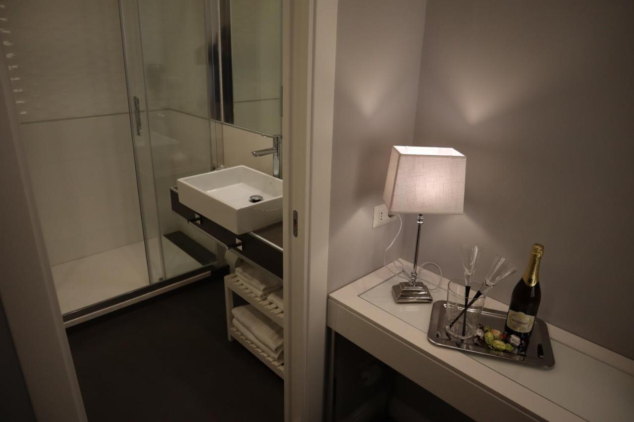 Millina Suites In Navona Rome Bagian luar foto