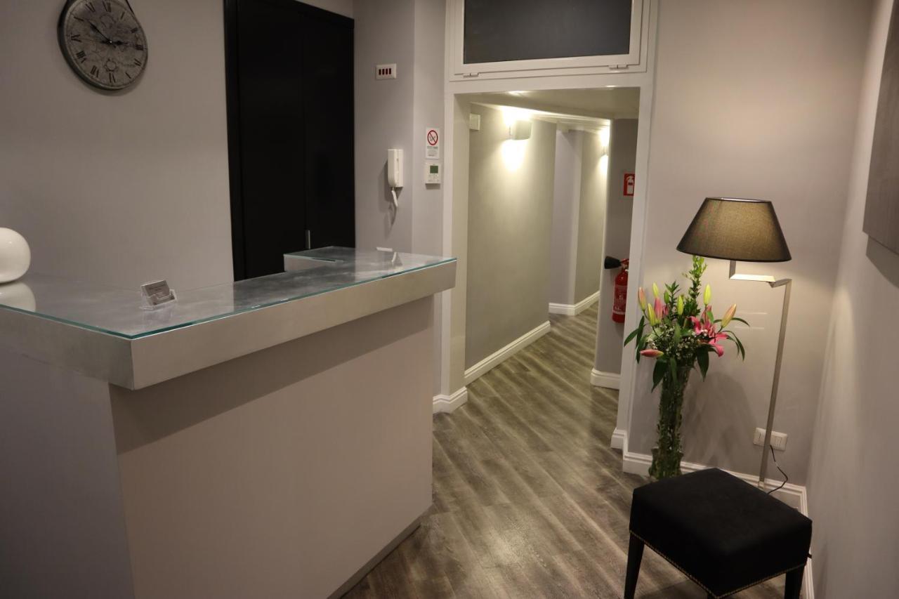Millina Suites In Navona Rome Bagian luar foto